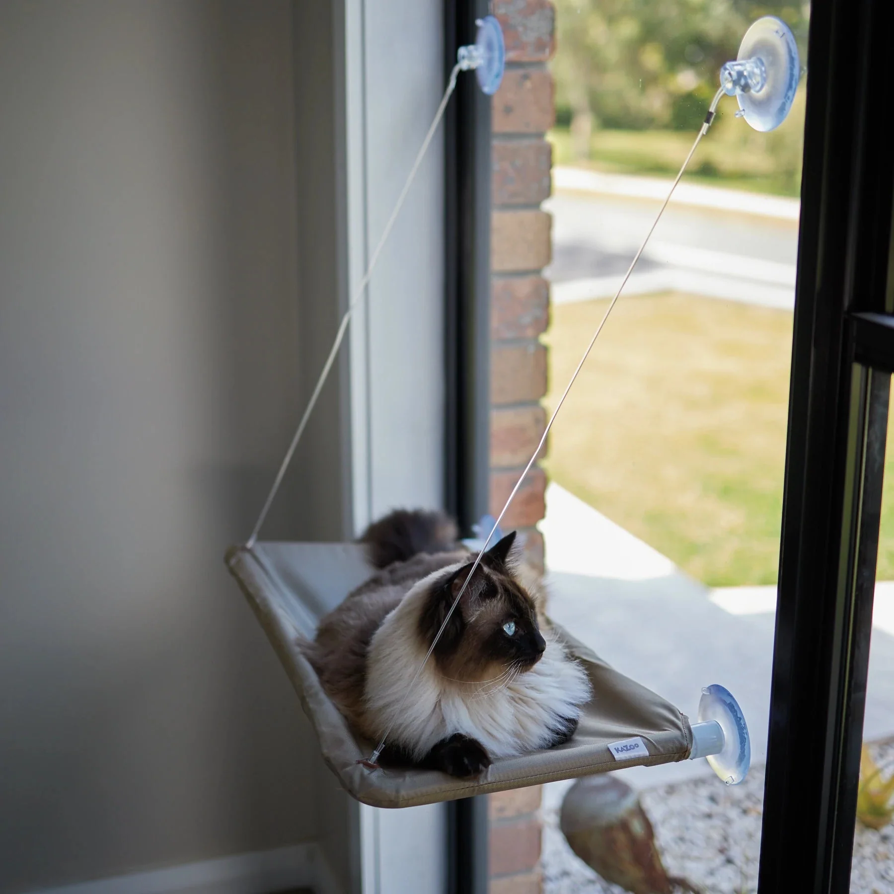 Kazoo Lookout Window Cat Bed - Image 5
