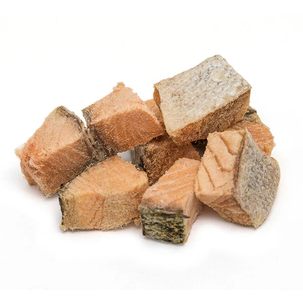 PetWell Freeze Dried Diced Salmon Fillets Treats for Dogs and Cats 80g - Image 4